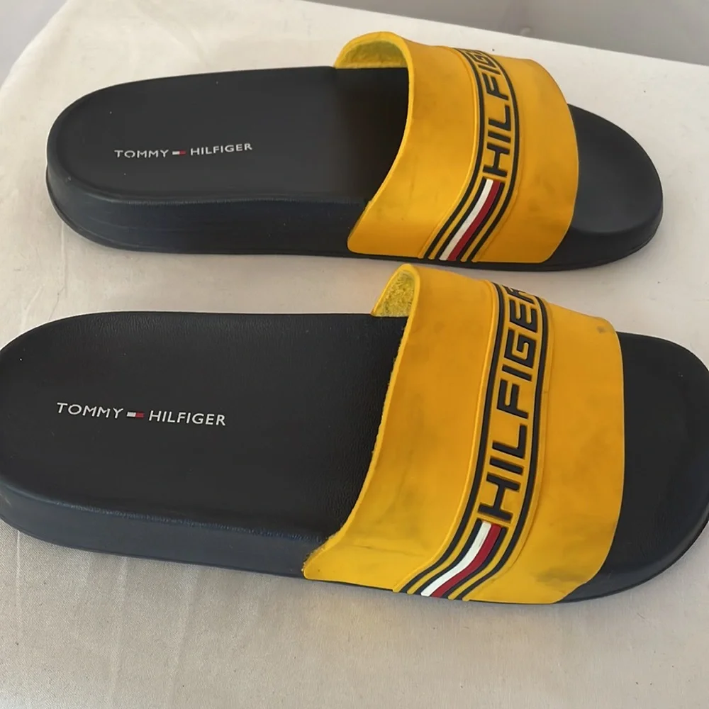 Tommy Hilfiger slides blue sole and yellow top size‎ 5